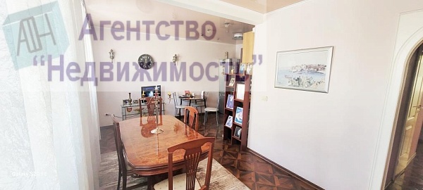 Трехкомнатная квартира по ул. Суворова, д. 14 г.Ленинск-Кузнецкий