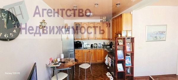 Трехкомнатная квартира по ул. Суворова, д. 14 г.Ленинск-Кузнецкий