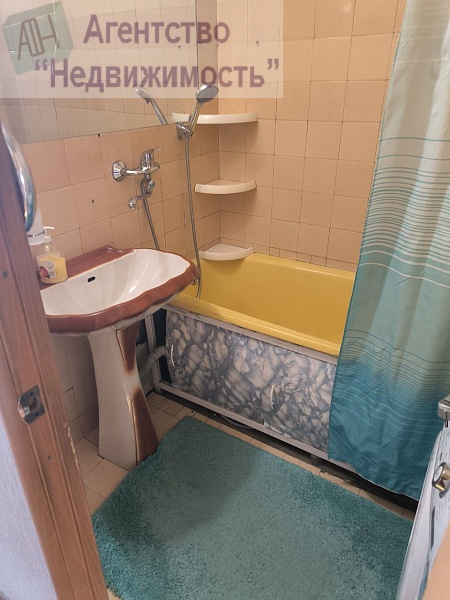 Трехкомнатная "Ленинградка" по ул. Туснолобовой