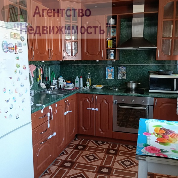 Трехкомнатная квартира по пр. Кирова, 108