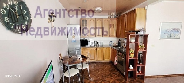 Трехкомнатная квартира по ул. Суворова, д. 14 г.Ленинск-Кузнецкий