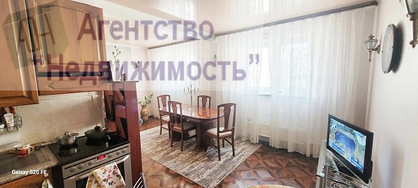 Трехкомнатная квартира по ул. Суворова, д. 14 г.Ленинск-Кузнецкий