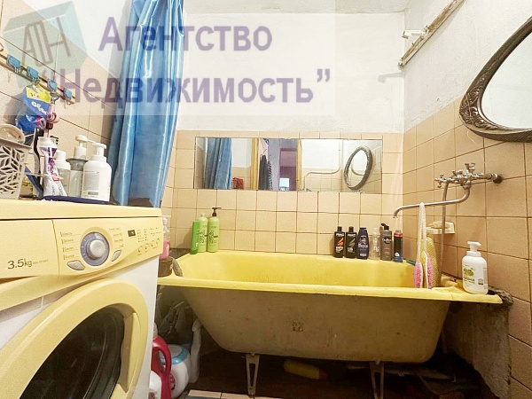 Двухкомнатная "Ленинградка" по ул.Туснолобовой, д. 29 г.Ленинск-Кузнецкий