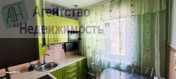 Двухкомнатная квартира по пр. Кирова, д. 100а        г. Ленинск-Кузнецкий