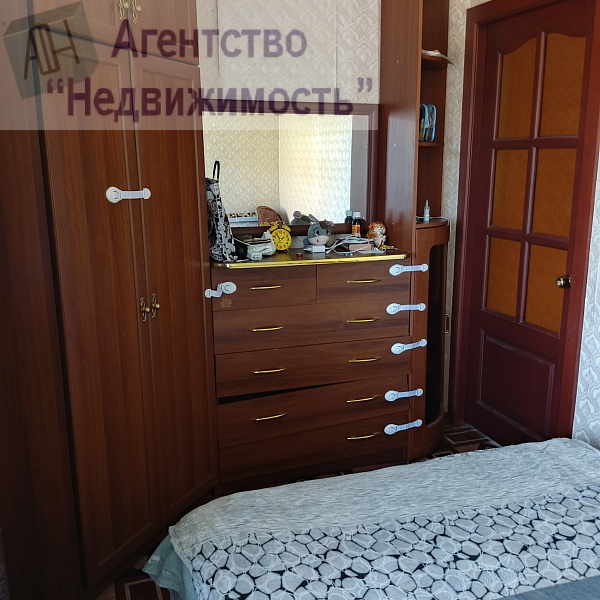 Трехкомнатная квартира по пр. Кирова, 108