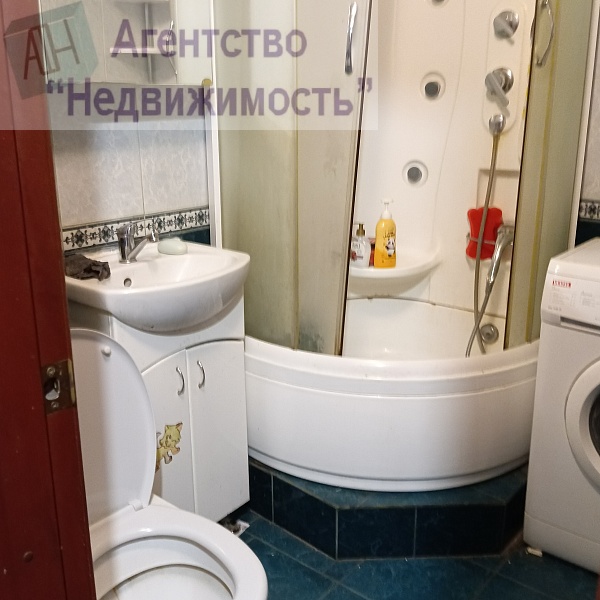 Трехкомнатная квартира по пр. Кирова, 108