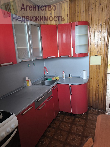 Трехкомнатная "Ленинградка" по ул. Туснолобовой