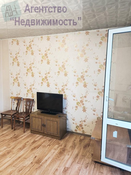 Трехкомнатная "Ленинградка" по ул. Туснолобовой Трехкомнатная "Ленинградка" по ул. Туснолобовой