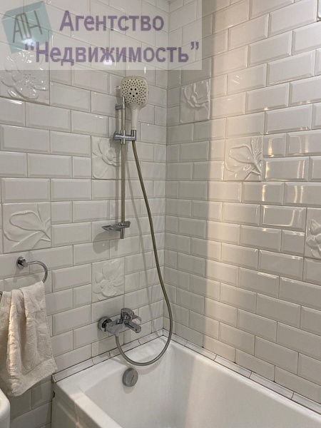 Двухкомнатная "Ленинградка" по ул. Зварыгина, 8а г.Ленинск-Кузнецкий