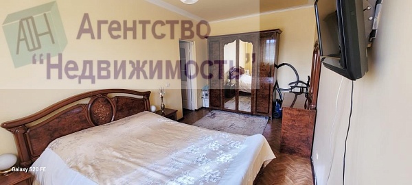 Трехкомнатная квартира по ул. Суворова, д. 14 г.Ленинск-Кузнецкий