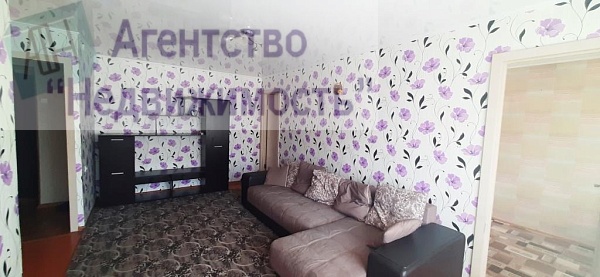 Трехкомнатная квартира по улице Пушкина в городе Ленинск-Кузнецкий